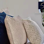 Quirky Modern Two Bedroom Apartment By Sahara Suites Short Lets & Serviced Accommodation Newcastle