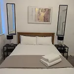 3 Bedroom Apt City Centre Powdene House
