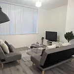3 Bedroom Apt City Centre Powdene House