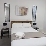 3 Bedroom Apt City Centre Powdene House