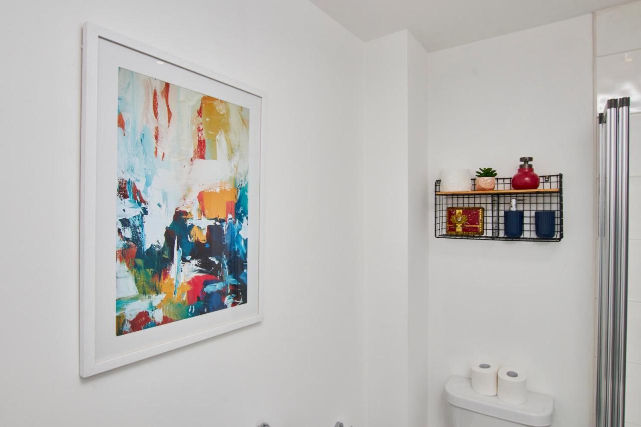The Exquisite Gem Of - Sleeps 2 - Second Floor Apartment