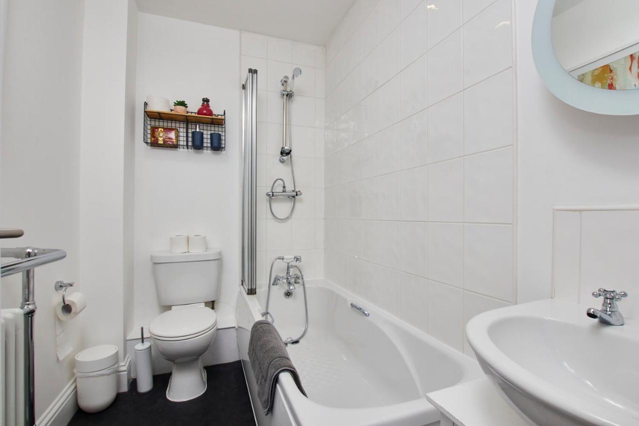 The Exquisite Gem Of - Sleeps 2 - Second Floor * Newcastle upon Tyne