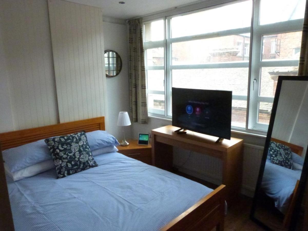 Lovely 2 Bed Flat In The Very Centre Of Apartment