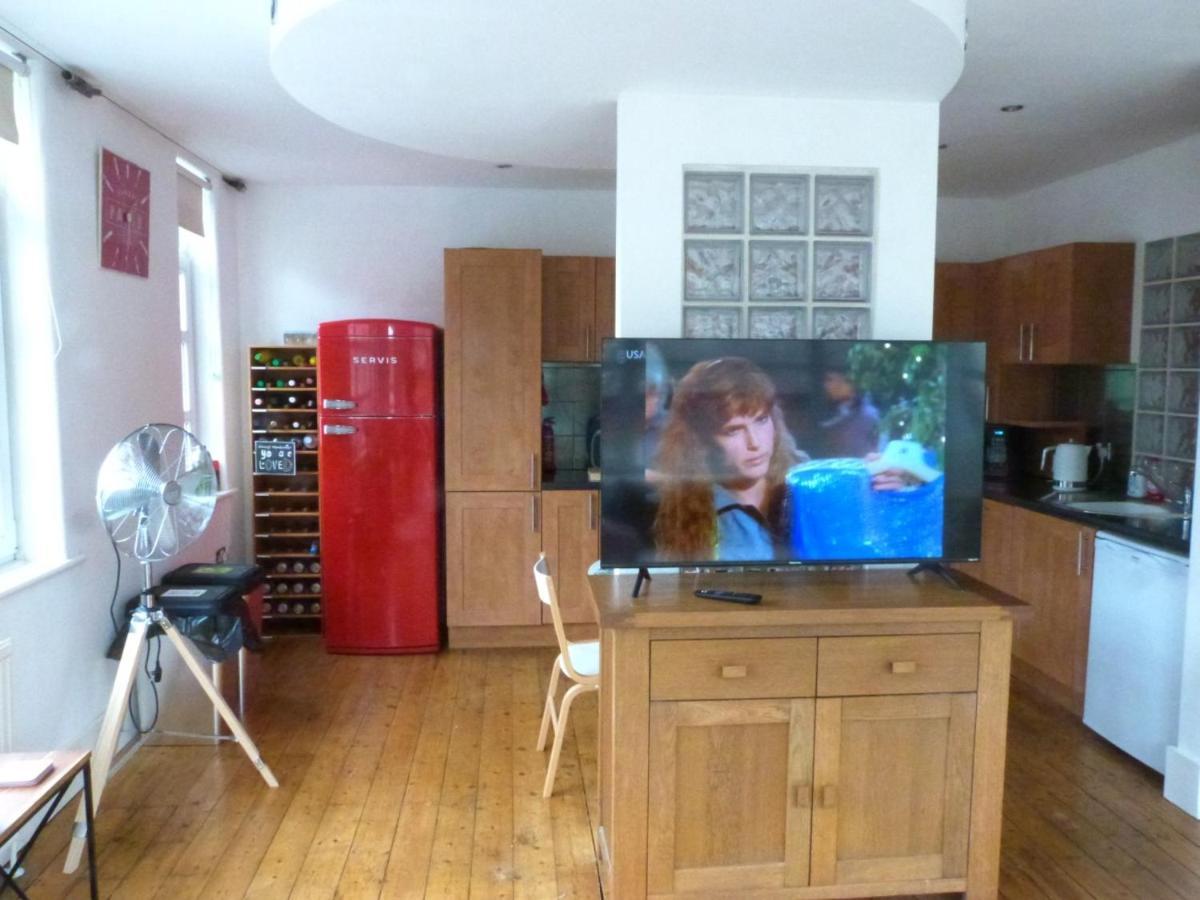 Lovely 2 Bed Flat In The Very Centre Of Apartment