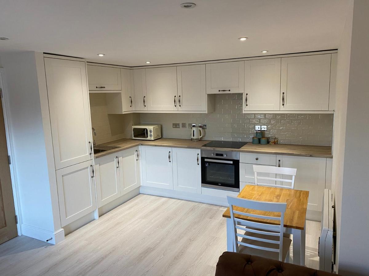 Newly Refurbished Entire - South Gosforth, Apartment Newcastle upon Tyne