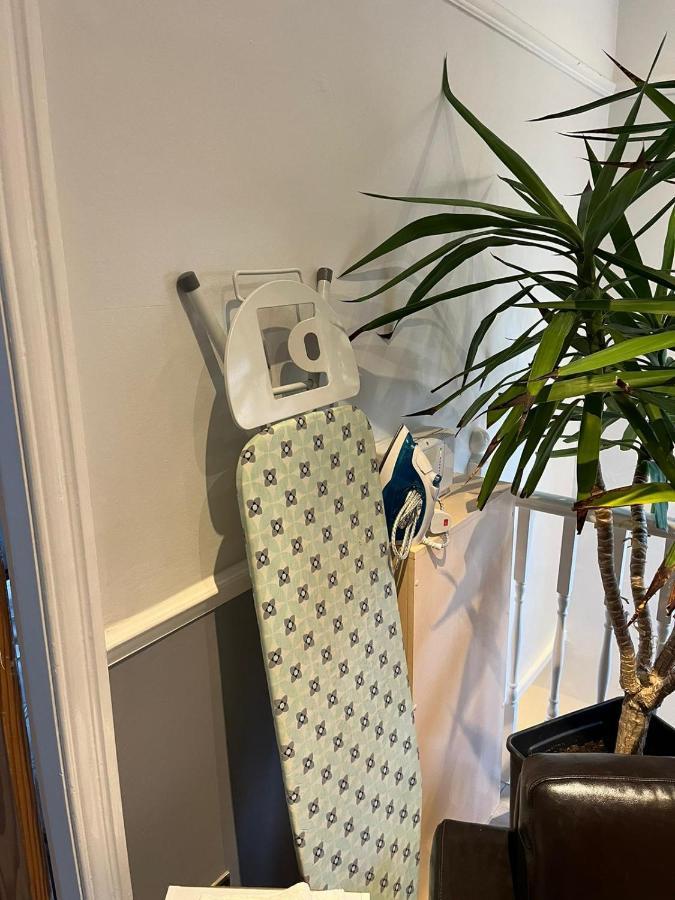 Ovington Grove 2 Fully Equipped Kitchen Free Parking 3 Bedrooms Netflix Apartment *