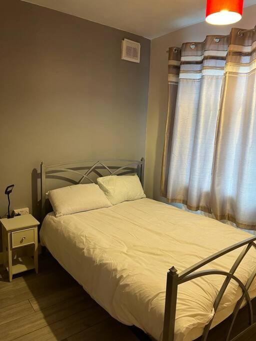 Apartment Ovington Grove 2 Fully Equipped Kitchen Free Parking 3 Bedrooms Netflix *