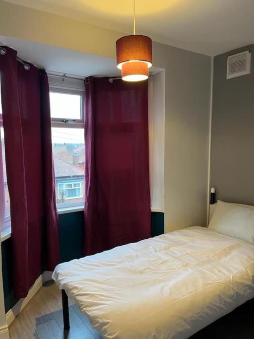 Apartment Ovington Grove 2 Fully Equipped Kitchen Free Parking 3 Bedrooms Netflix