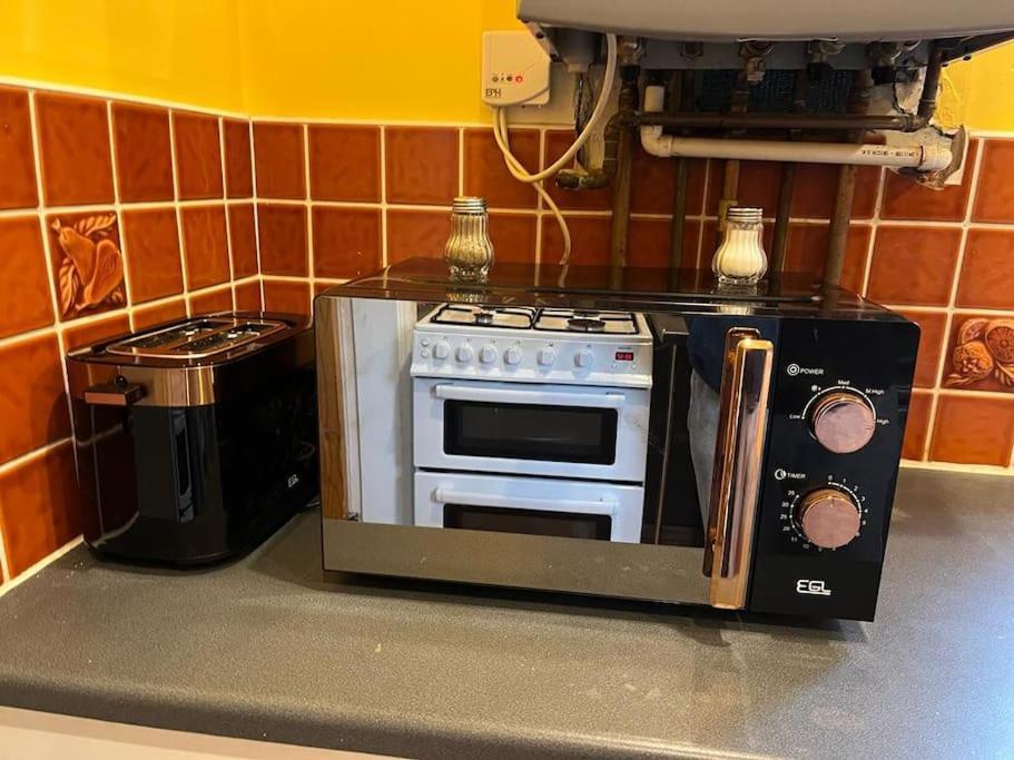 Ovington Grove 2 Fully Equipped Kitchen Free Parking 3 Bedrooms Netflix * Newcastle upon Tyne
