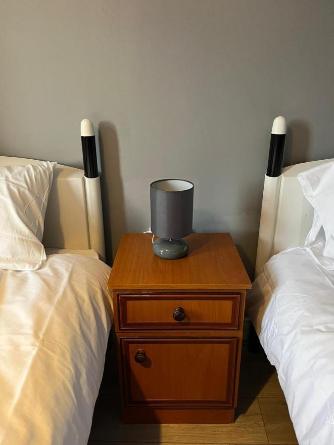 Ovington Grove 2 Fully Equipped Kitchen Free Parking 3 Bedrooms Netflix *