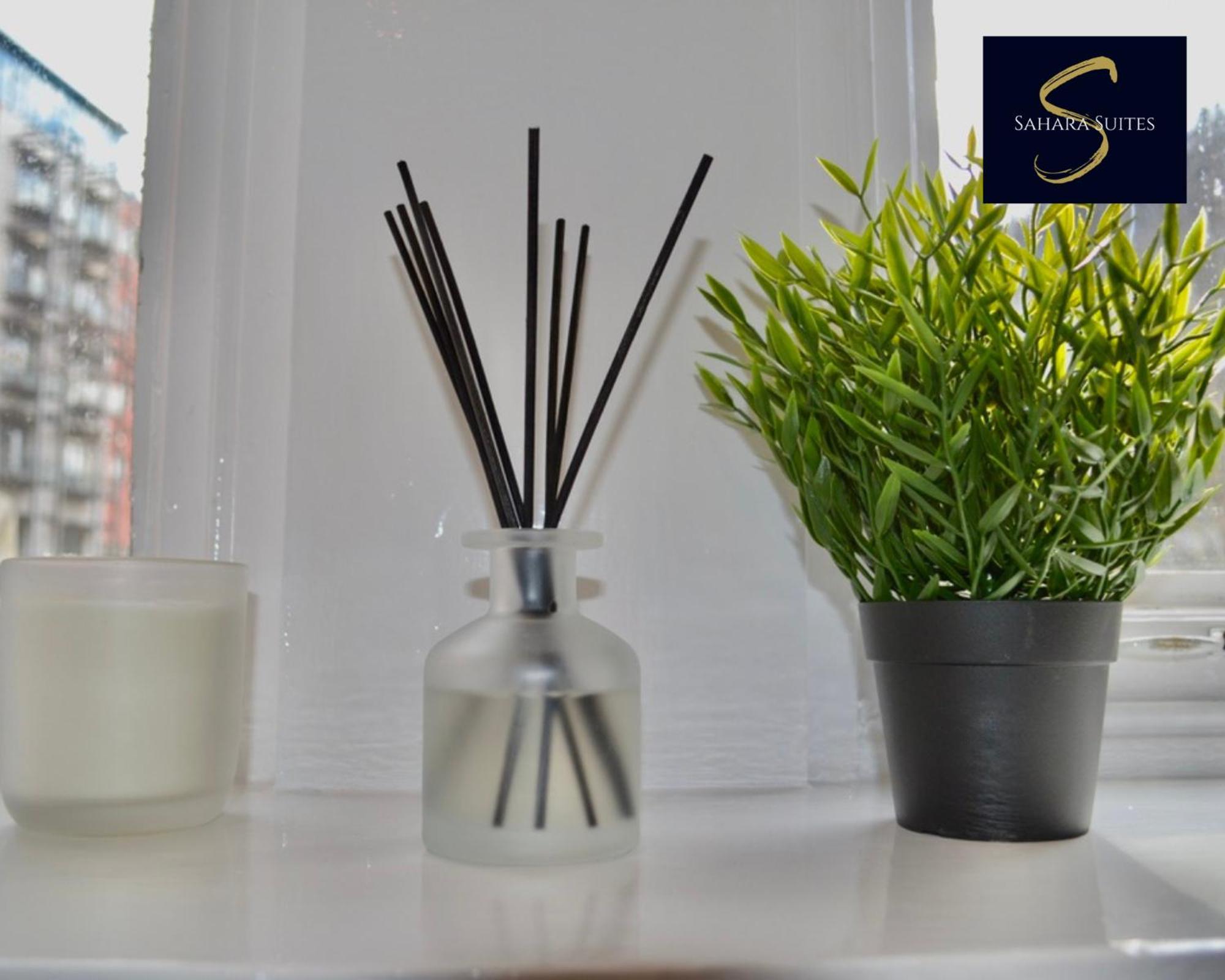 Quirky Modern Two Bedroom By Sahara Suites Short Lets & Serviced Apartment Newcastle upon Tyne