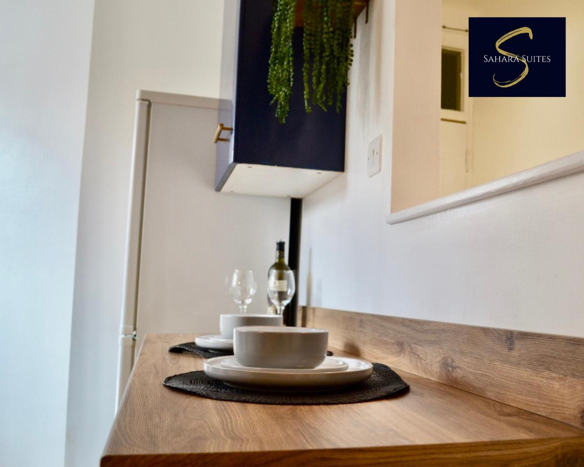 Apartment Quirky Modern Two Bedroom By Sahara Suites Short Lets & Serviced *