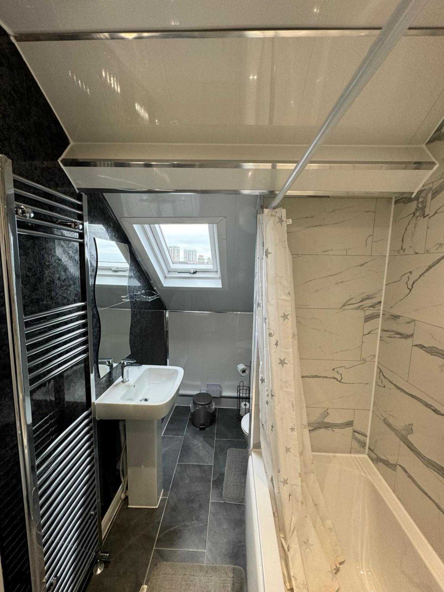 Homestay Luxury Ensuite @ Kingsley Terrace *