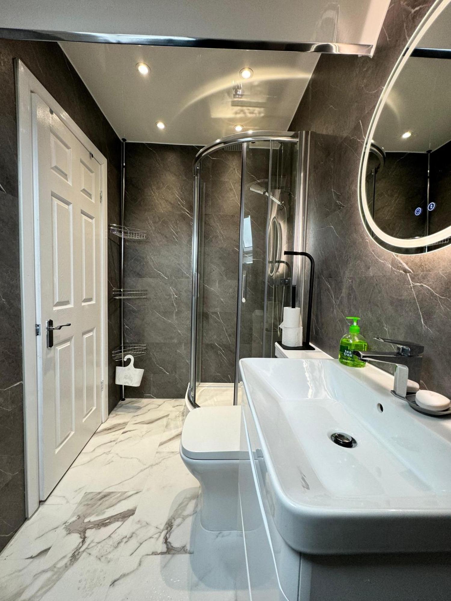 Luxury Ensuite @ Kingsley Terrace Homestay Newcastle upon Tyne