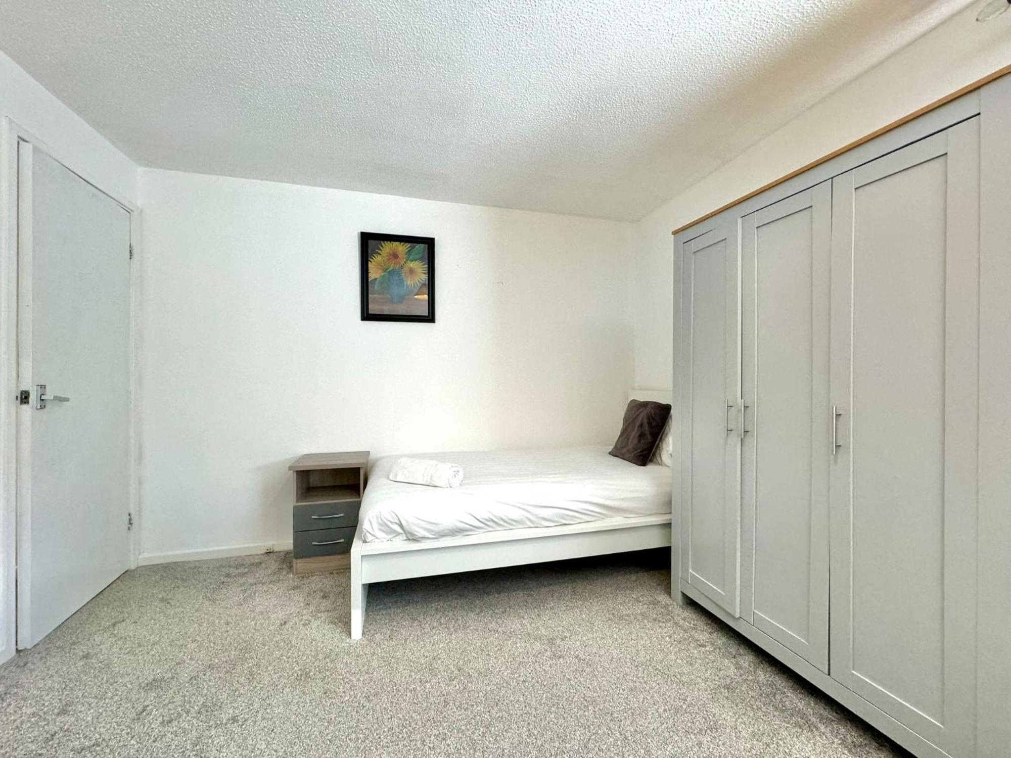 Apartment The Alnham, Large 3 Bed Apartment, Close To The