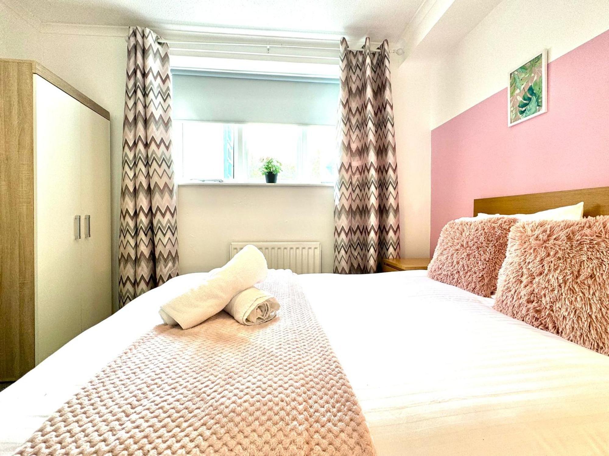 Apartment The Alnham, Large 3 Bed Apartment, Close To The *