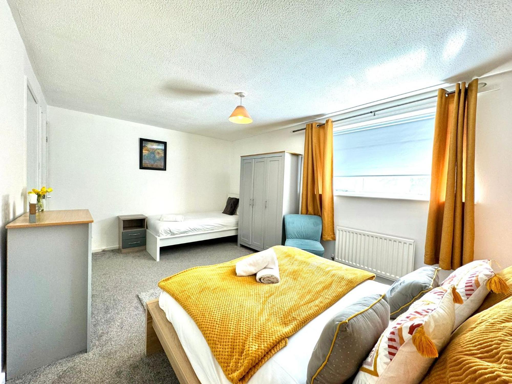 The Alnham, Large 3 Bed Apartment, Close To The Apartment