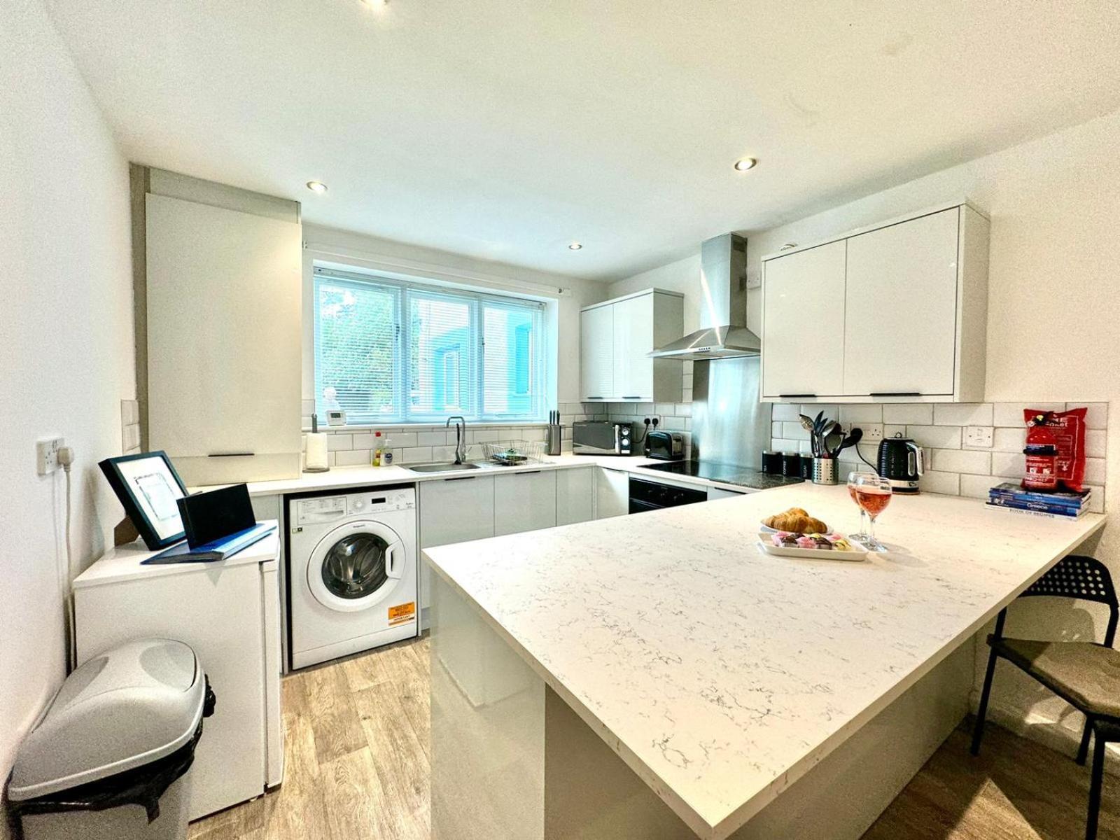 The Alnham, Large 3 Bed Apartment, Close To The * Newcastle upon Tyne