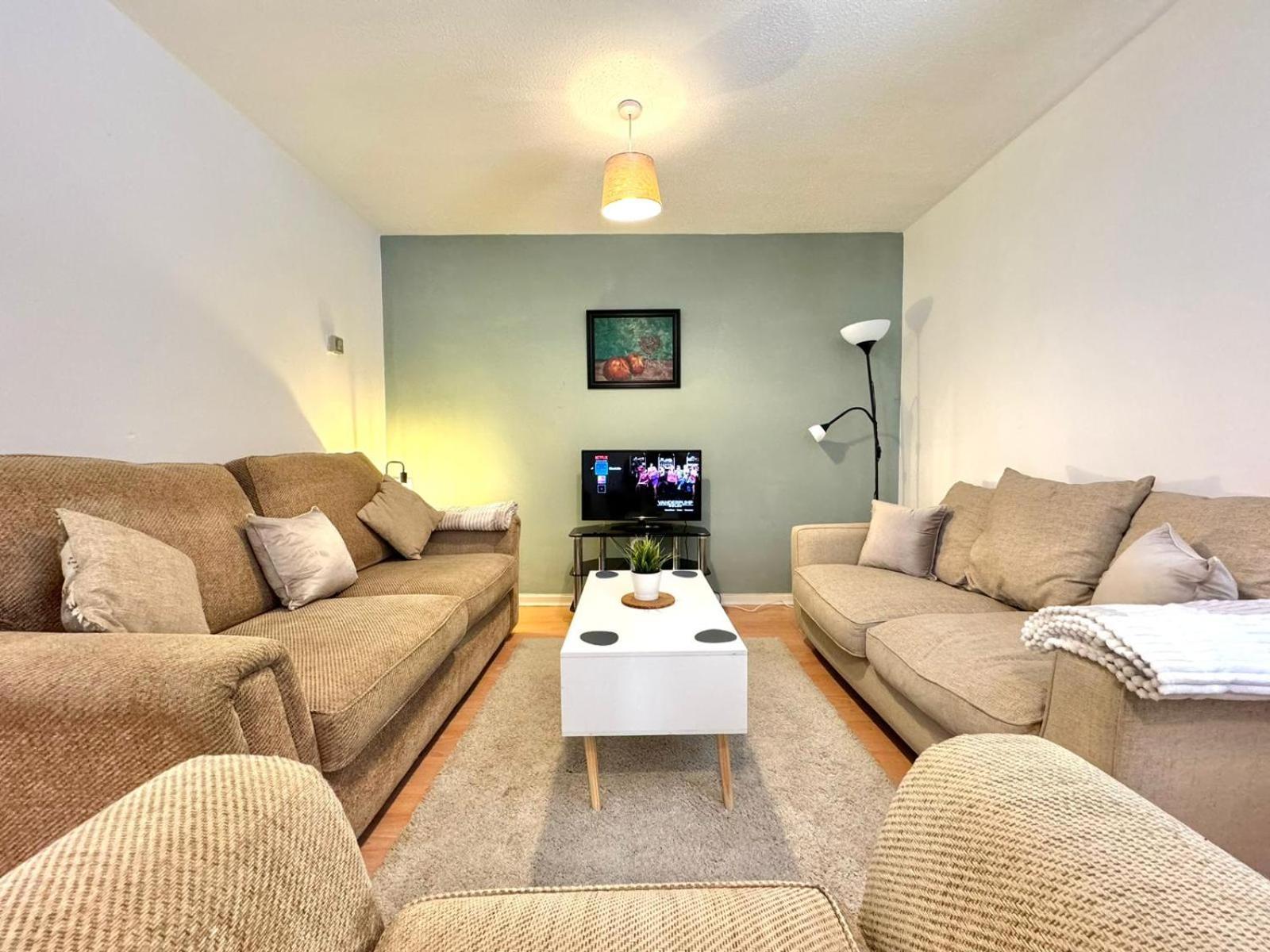 The Alnham, Large 3 Bed Apartment, Close To The Apartment Newcastle upon Tyne