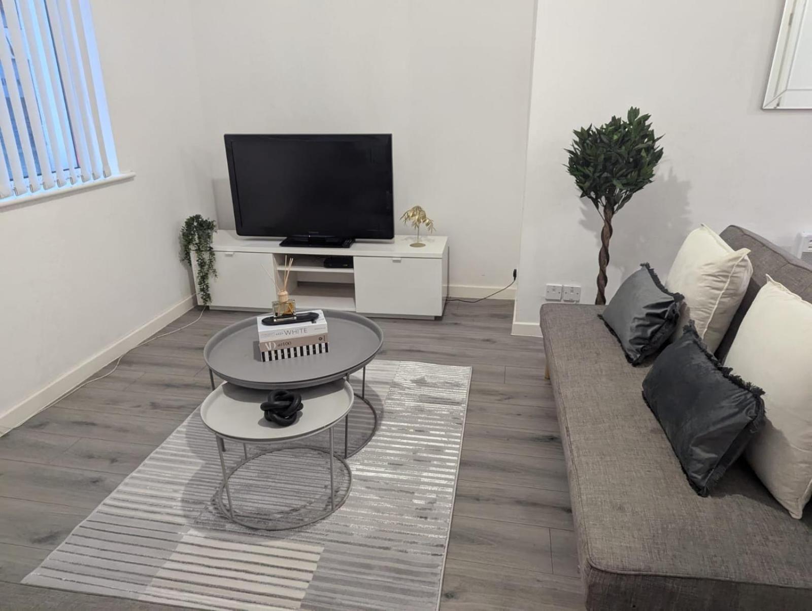 Apartment 3 Bedroom Centre Powdene House