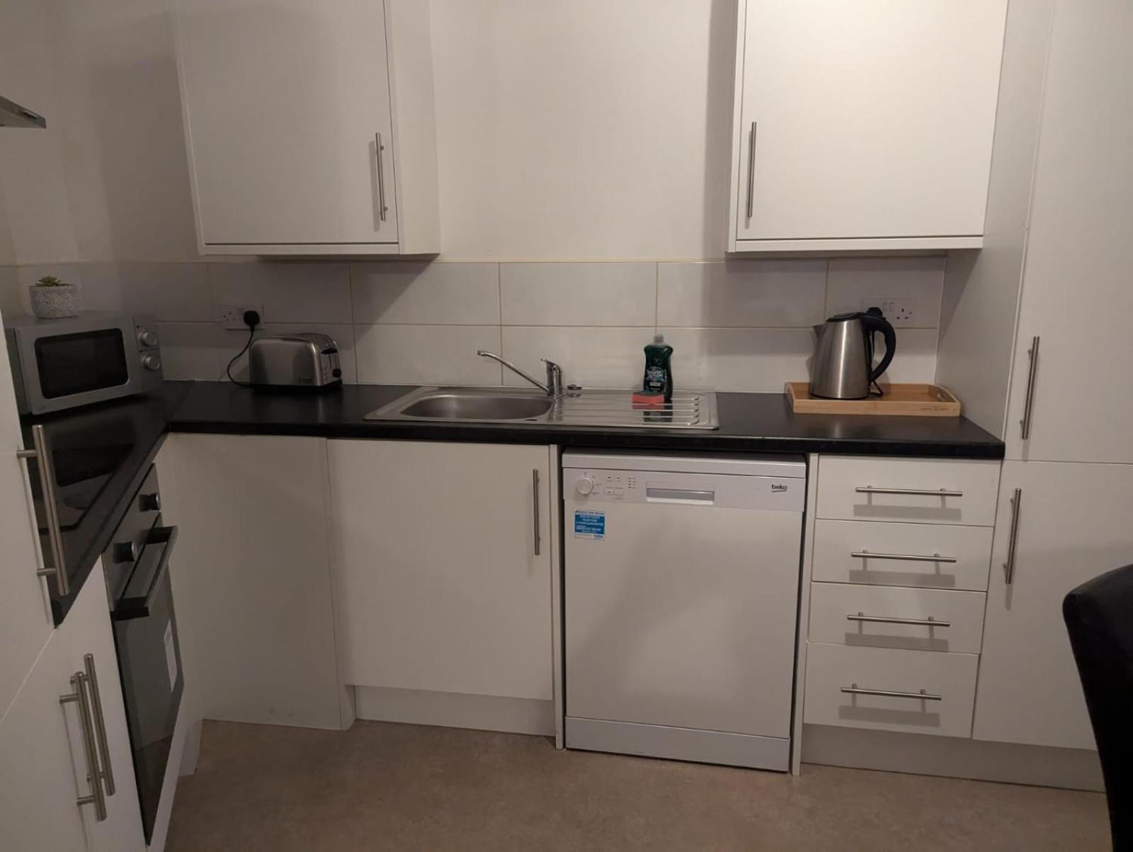 3 Bedroom Centre Powdene House * Newcastle upon Tyne