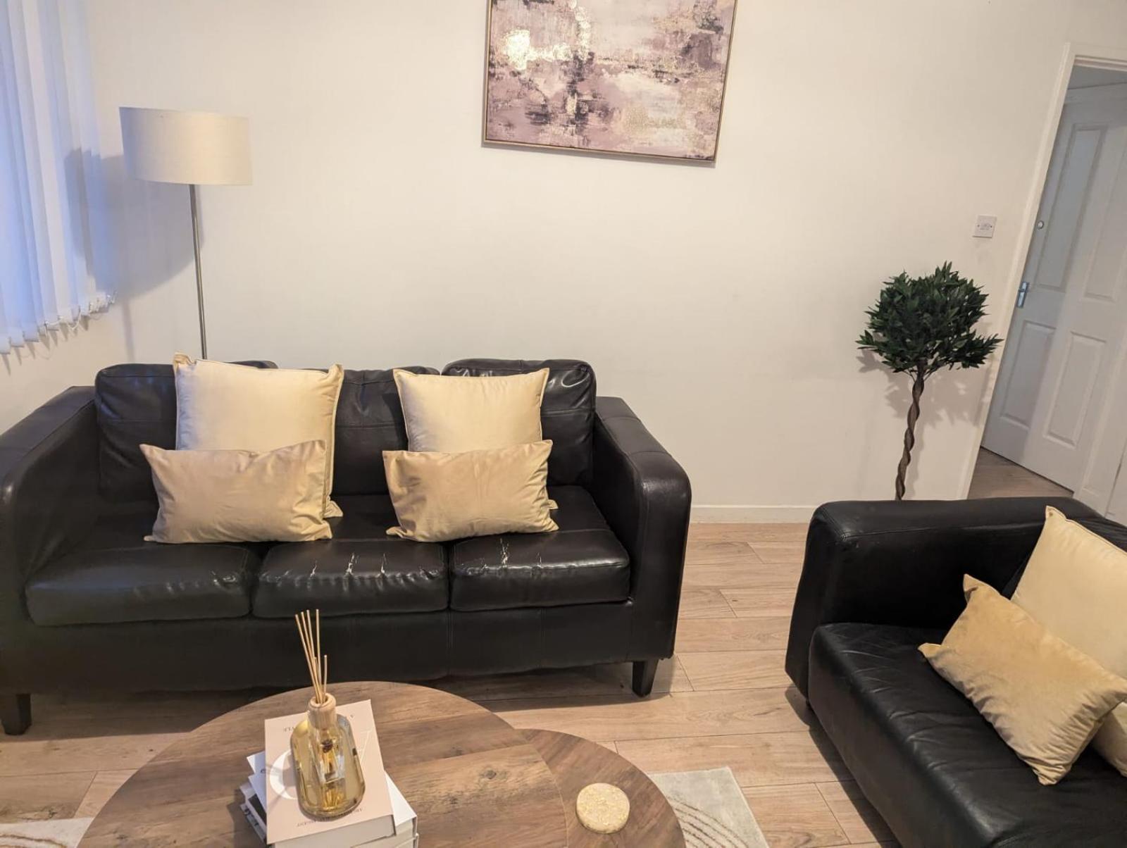 Apartment 3 Bedroom Centre Powdene House