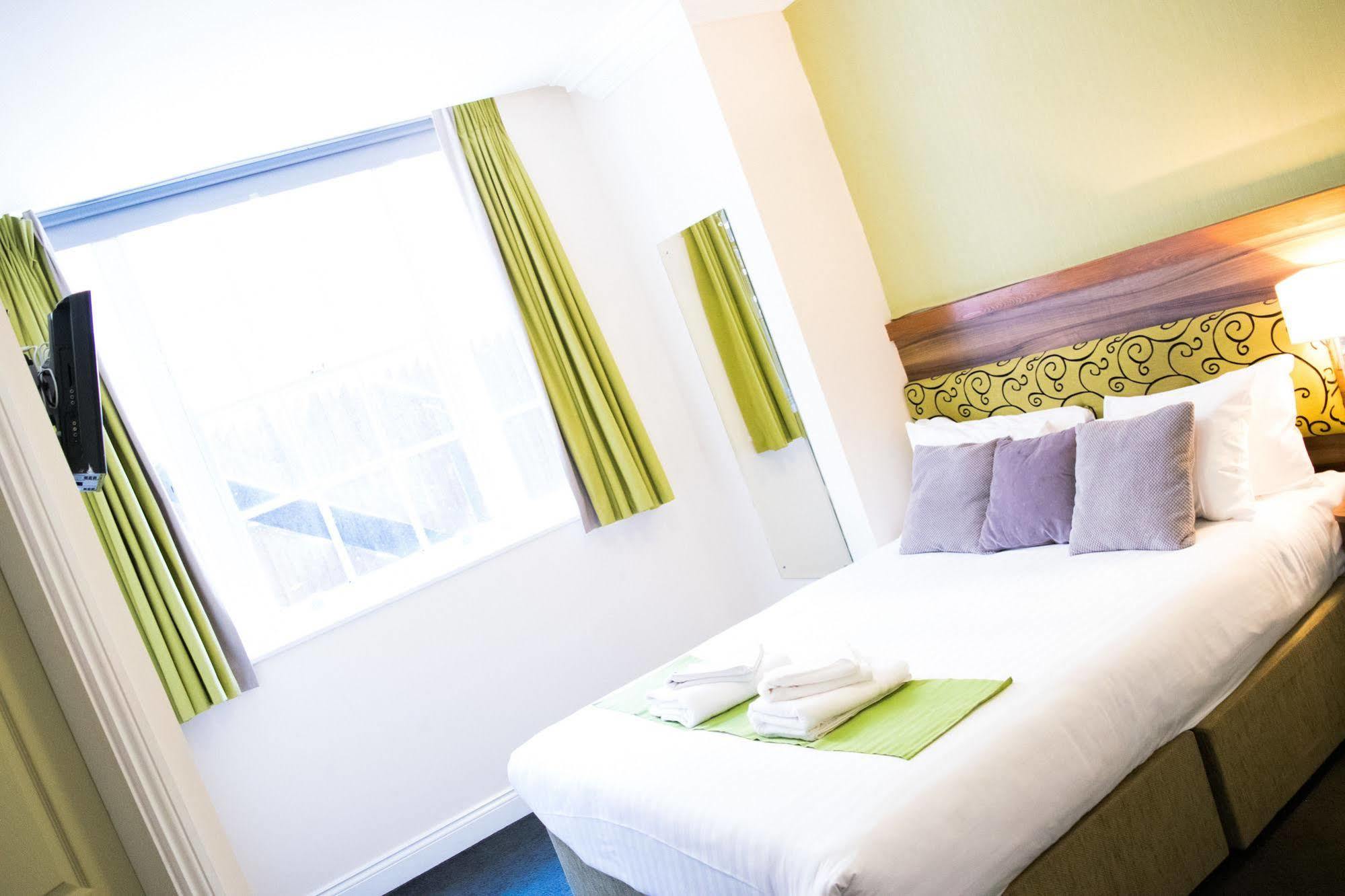 Surtees Hotel 3*
