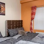 Newcastle City Centre Super Spacious Apartment