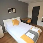 Hamilton House - Long Stay Savings - Business & Contractors - Free Parking