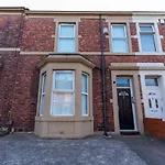 Newcastle City Apartment All En-Suite