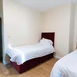 Newcastle City Apartment All En-Suite
