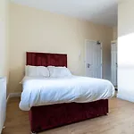 Newcastle City Apartment All En-Suite