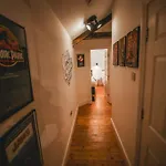 Games And Movies Lounge 7 Bed City Centre Apartment