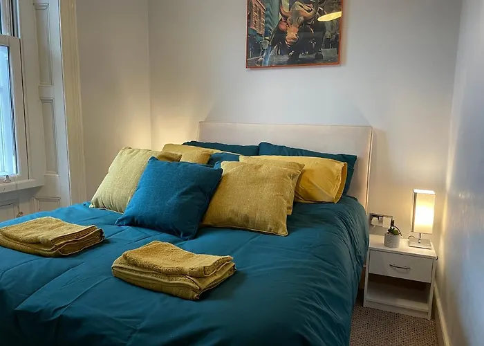 Wall St Flat By Hnfc Stays - Netflix & Popcorn