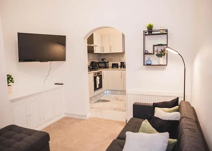 Warm & Cosy Home Away From Home