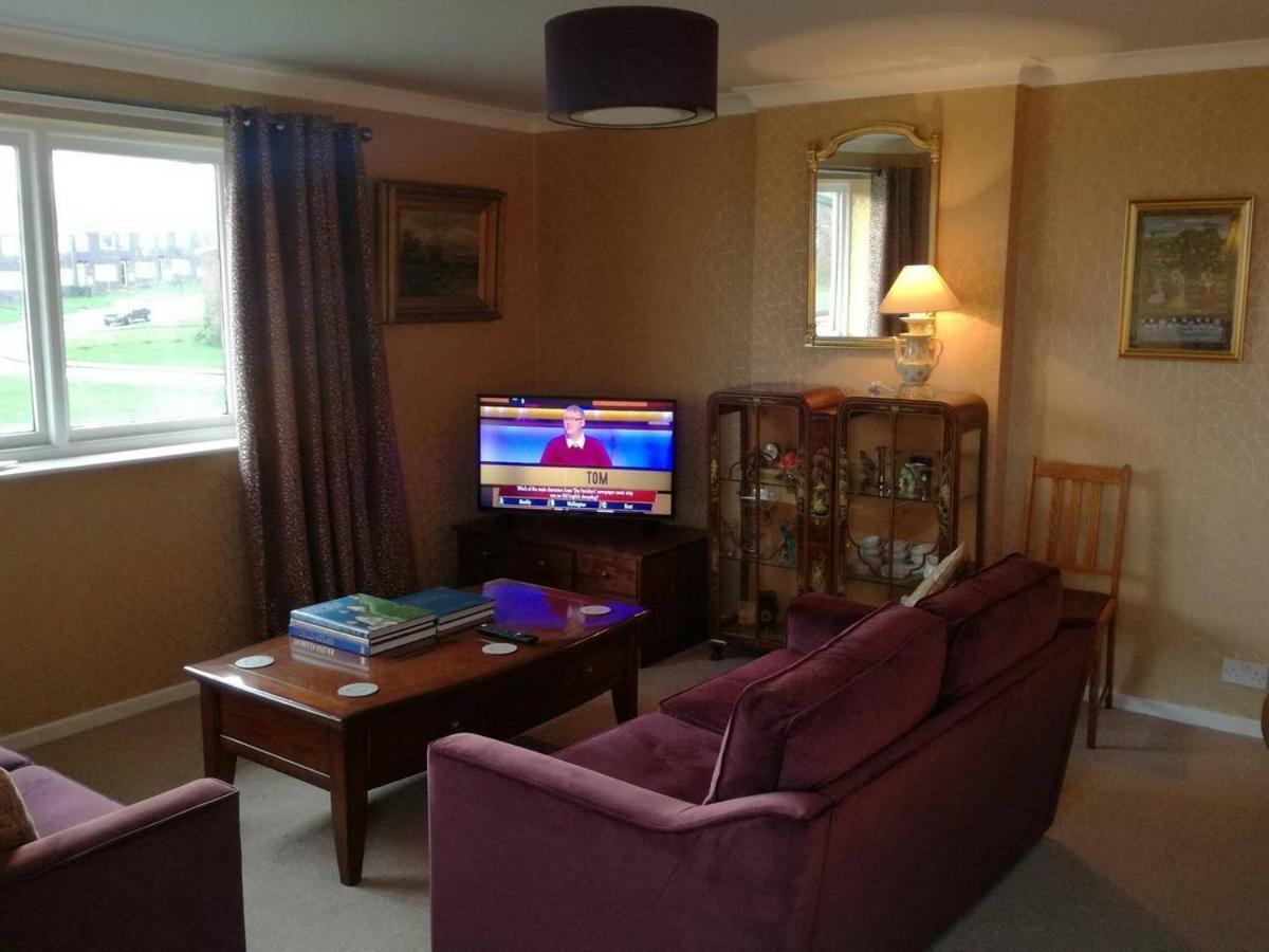 Spacious Luxury 2 Double Bedroom Flat In Holiday home Newcastle upon Tyne