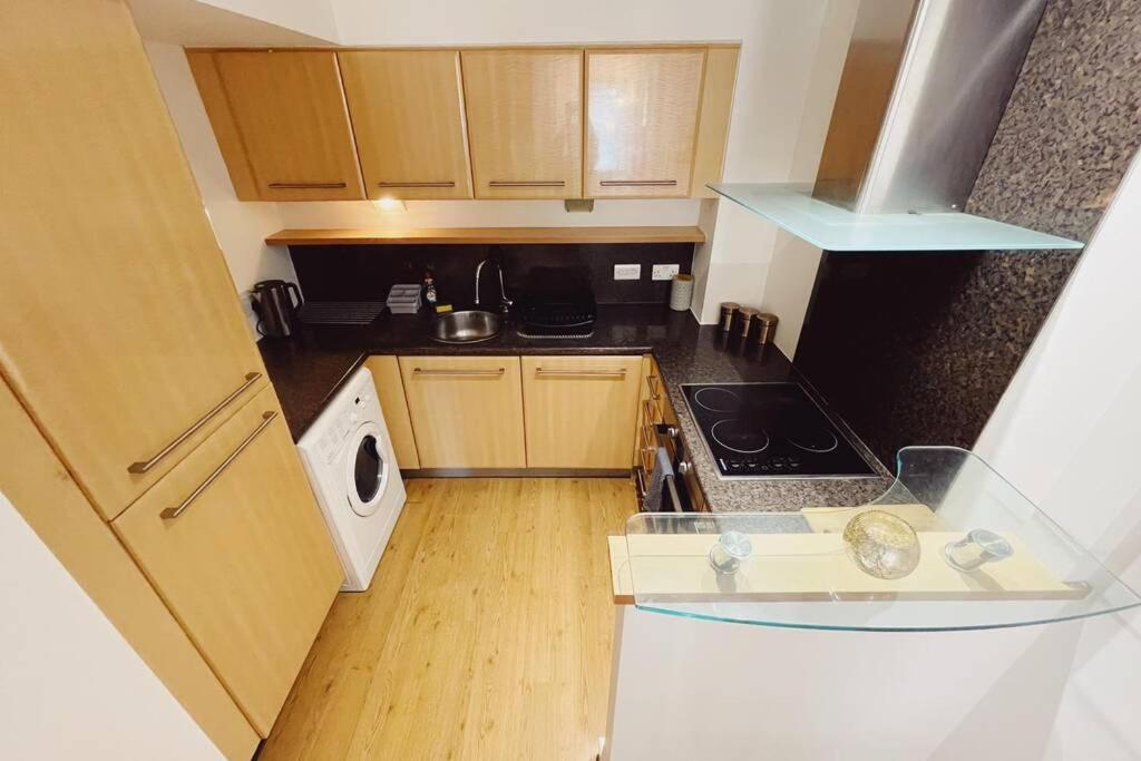 Apartment 1 Bedroom Centre - Sleeps 4 Free Parking