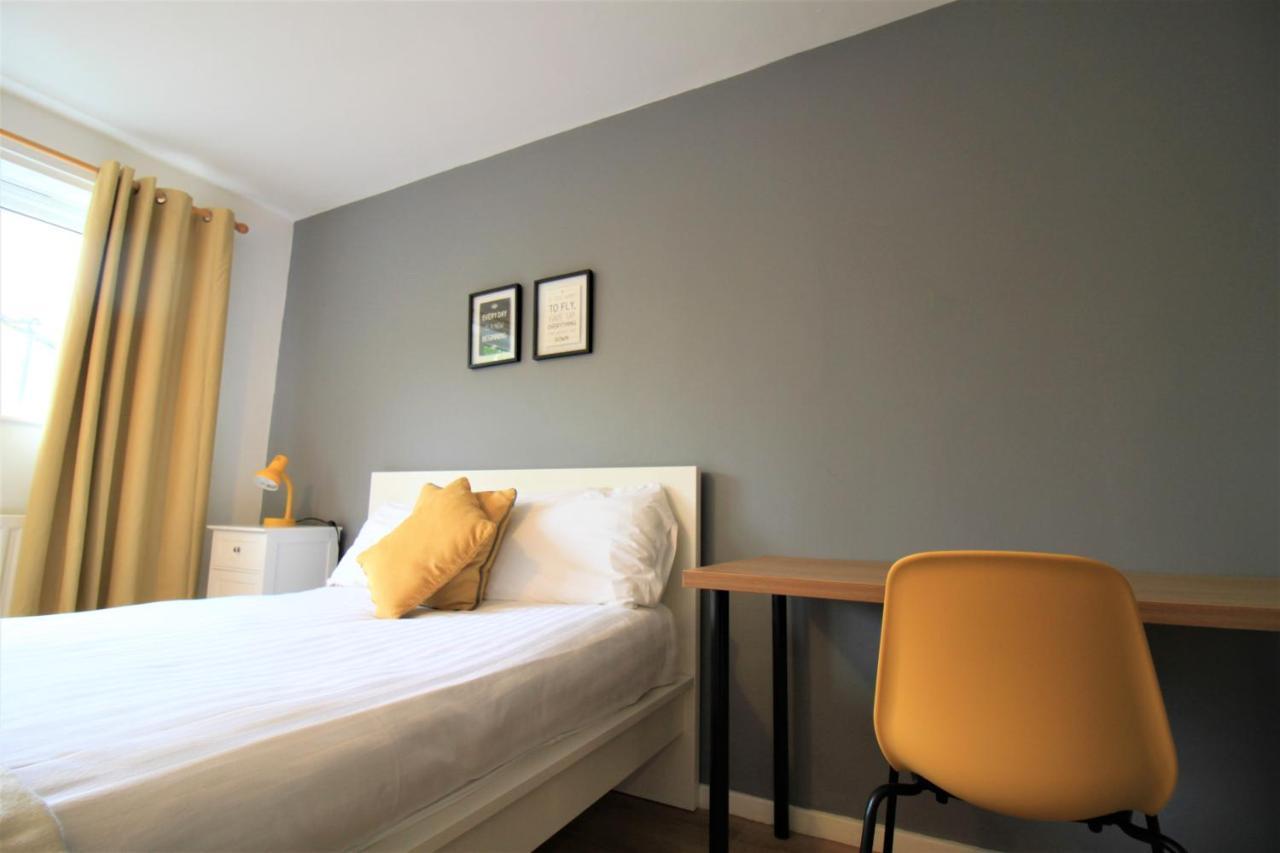 Holiday home Hamilton House - Long Savings - Business & Contractors - Free Parking *