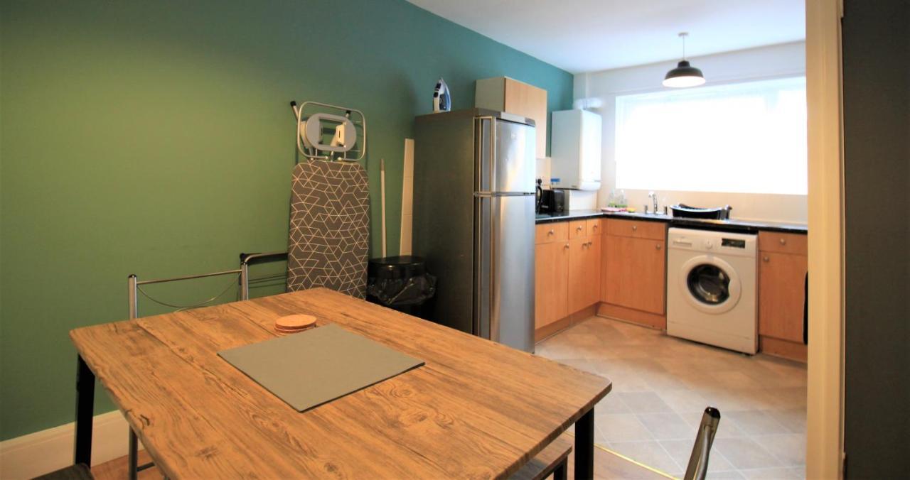 Hamilton House - Long Savings - Business & Contractors - Free Parking Holiday home Newcastle upon Tyne
