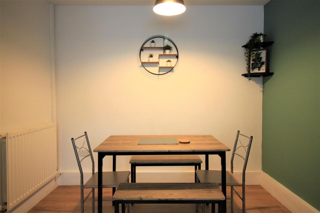 Hamilton House - Long Savings - Business & Contractors - Free Parking Holiday home