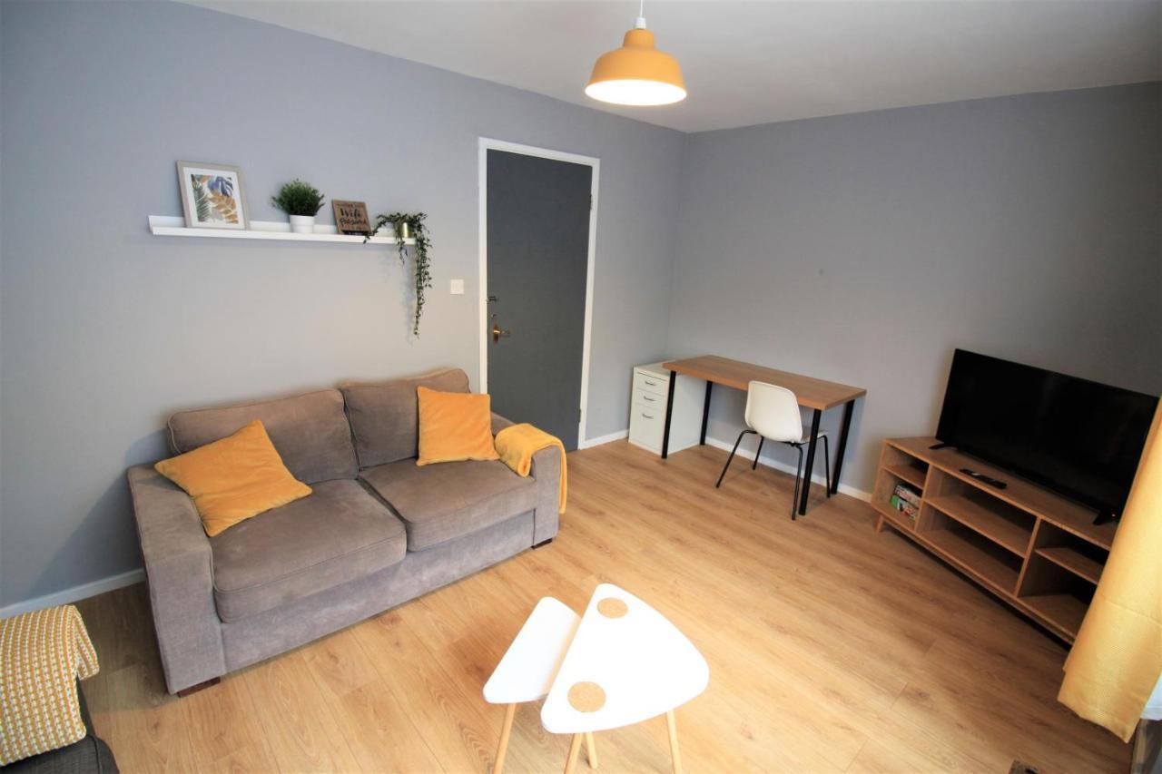 Hamilton House - Long Savings - Business & Contractors - Free Parking Newcastle upon Tyne