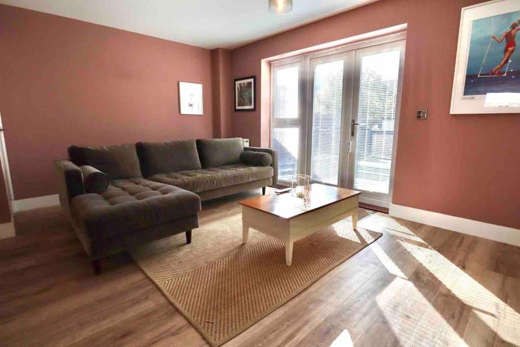 Boutique 3-bed Townhouse With Garden And Parking Apartment Newcastle upon Tyne