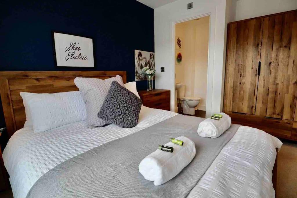Boutique 3-bed Townhouse With Garden And Parking Apartment