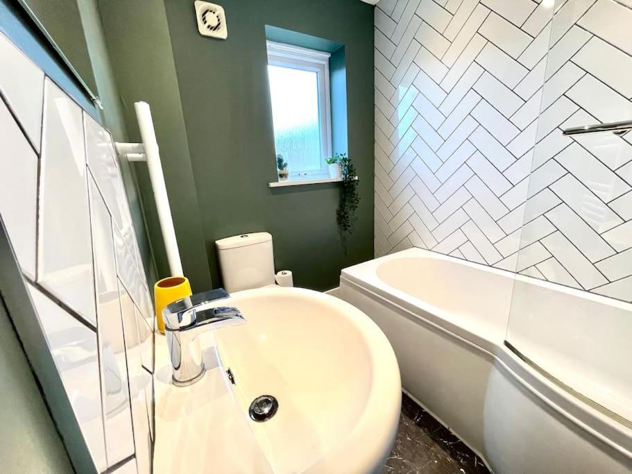 Boutique 3-bed Townhouse With Garden And Parking Apartment Newcastle upon Tyne