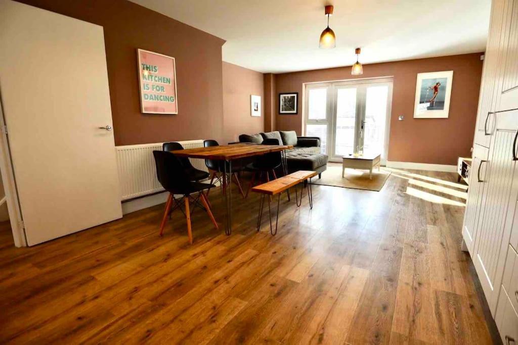 Boutique 3-bed Townhouse With Garden And Parking * Newcastle upon Tyne