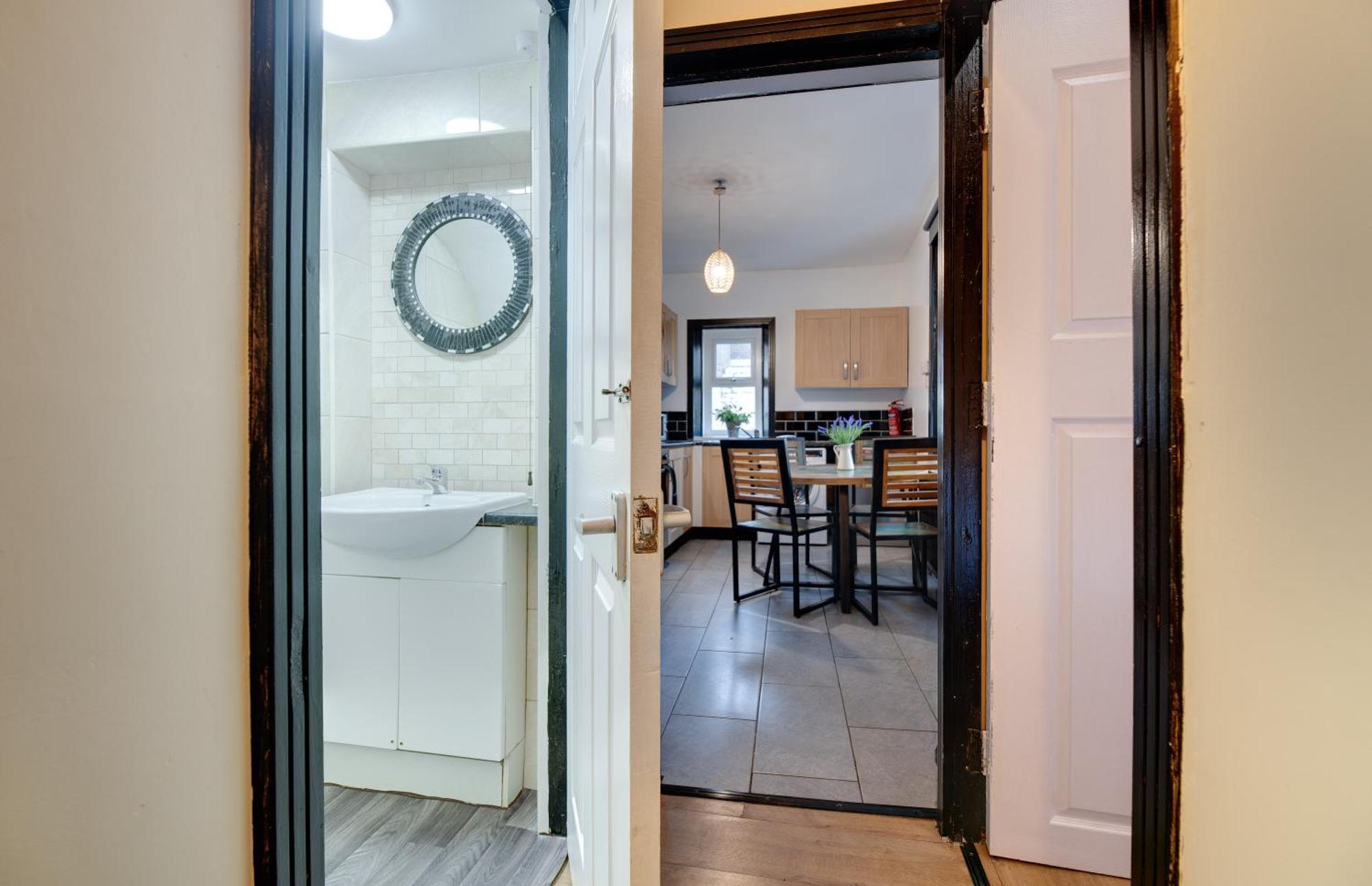 Apartment 35