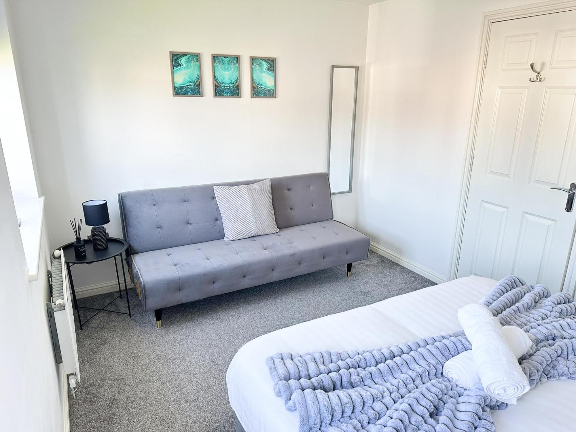 Luxury 4 Bed House - Free Parking - Contractors - Relocators Newcastle upon Tyne