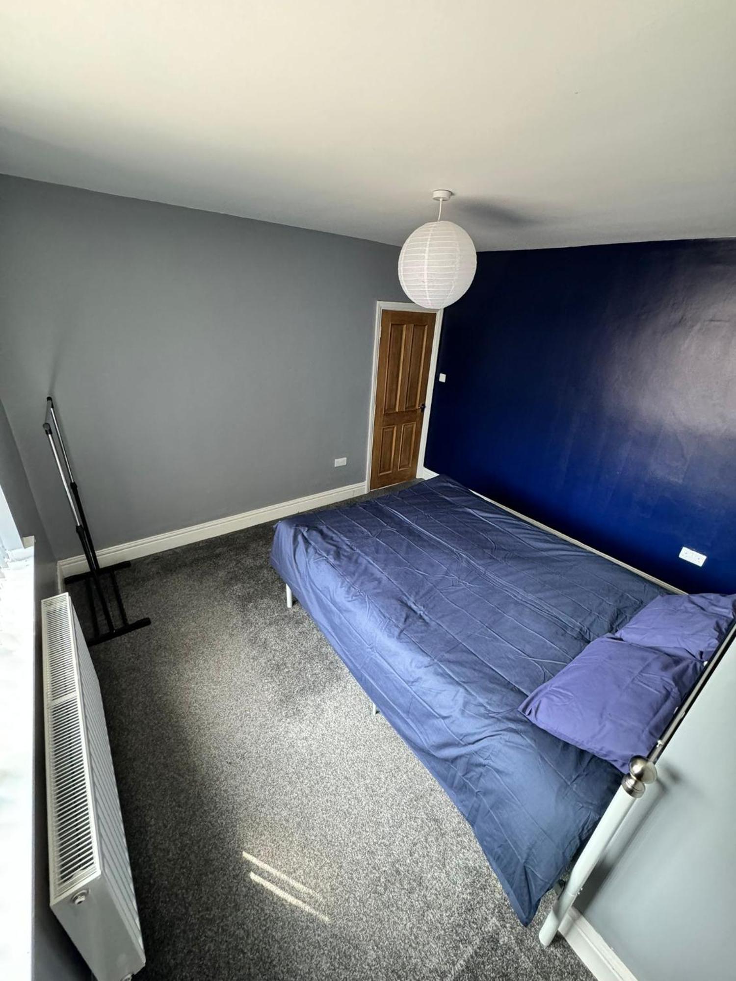 Holiday home Giga Residential 4 Bedrooms, 8 Guests , Near Centre, Arcade Machine, Sky Tv, Netflix, Free Wifi, Free Parking *