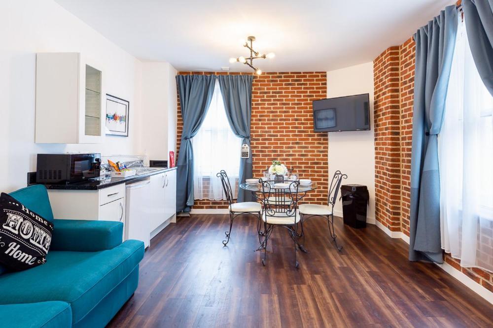 Honeypot House Apartment