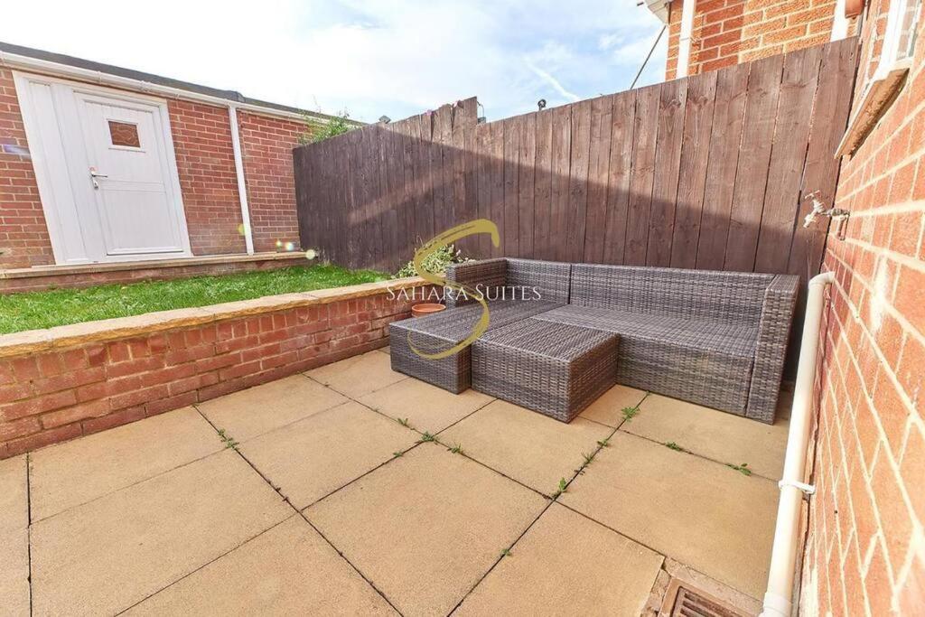 Long Stays - Cosy 3Br - Newcastle Retreat - Rvi & City Centre - Garden - Parking - Near High Street Newcastle upon Tyne